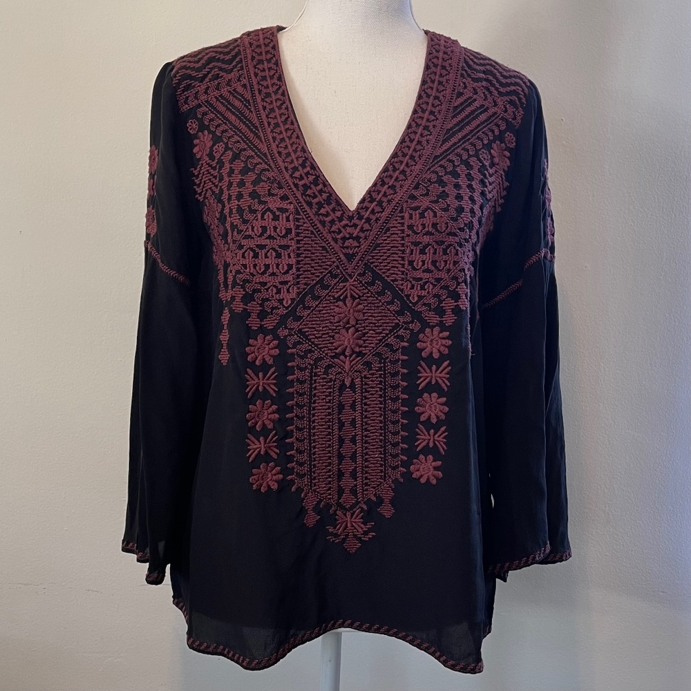 Johnny Was Workshop ~ Embroidered Bell Slit Sleeves ~ Size XS ~ NWOT